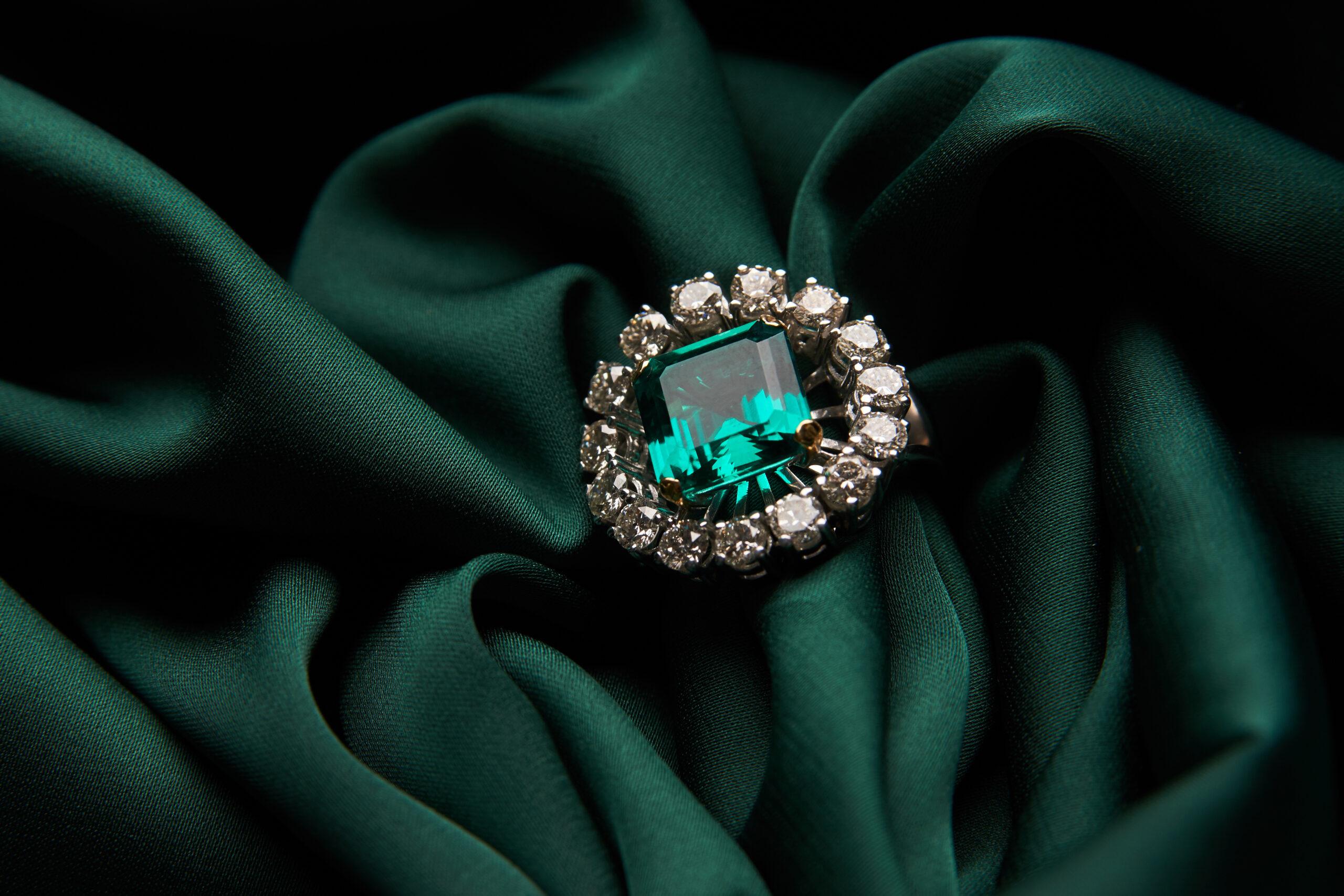 Bague verte emeraude Gold & Silver France Paris
